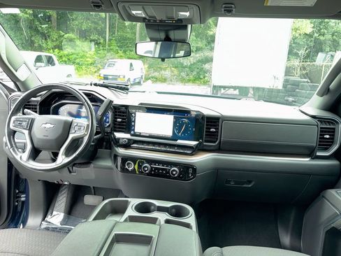 Used 2022 Chevrolet Silverado 1500 LT RWD image 31