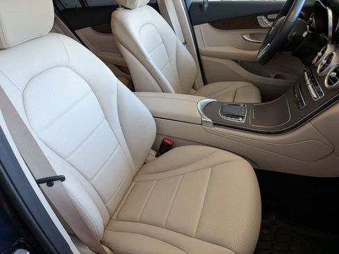 Used 2021 Mercedes-Benz GLC 300 4MATIC image 30