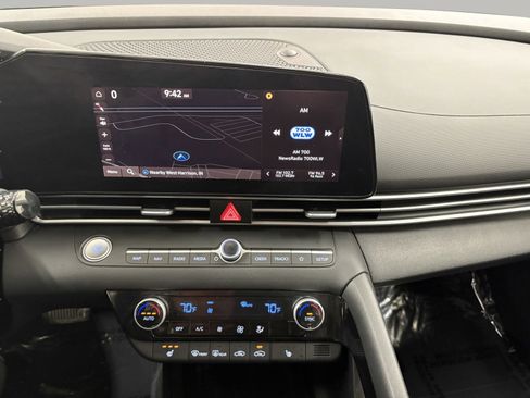 Used 2023 Hyundai Elantra SEL w/ Convenience Package image 13