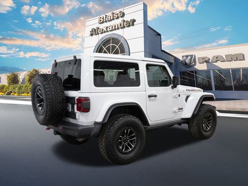 Used 2025 Jeep Wrangler Rubicon image 3