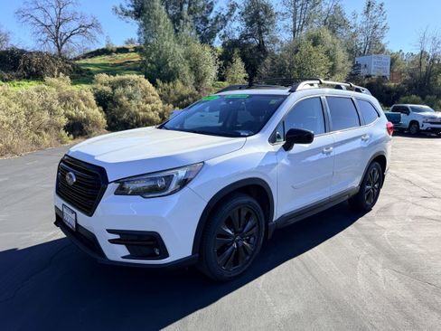 Used 2022 Subaru Ascent Onyx Edition image 2