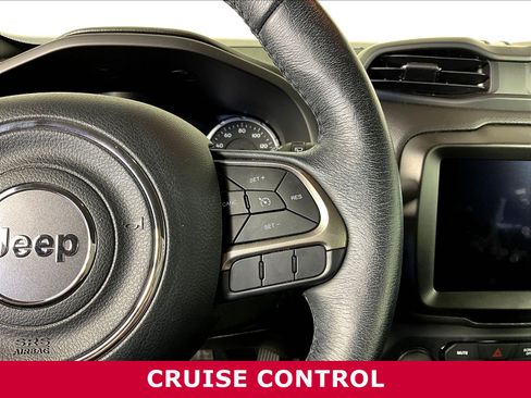 Used 2022 Jeep Renegade Latitude w/ Convenience Group AWD/4WD image 11