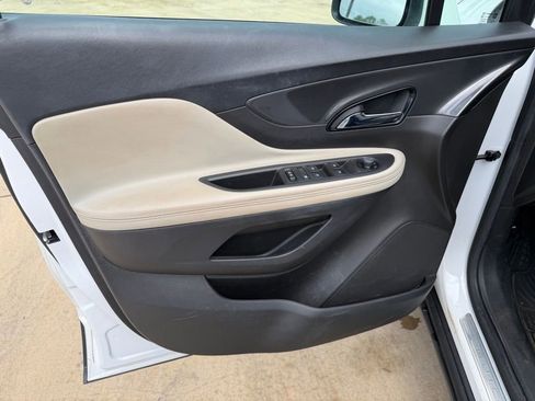 Used 2021 Buick Encore Preferred image 13