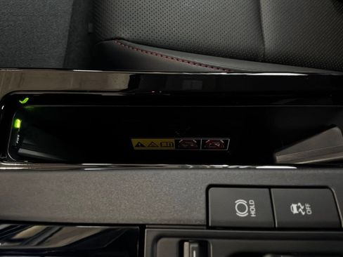New 2026 Toyota Prius Plug-In Hybrid FWD image 24