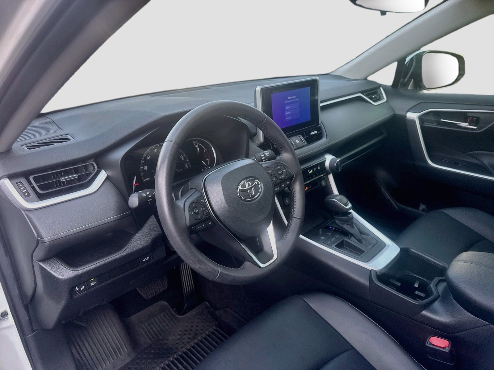 Used 2024 Toyota RAV4 XLE Premium FWD image 9