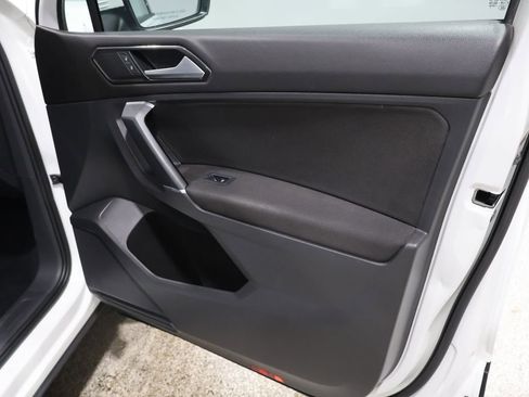 Used 2018 Volkswagen Tiguan S image 23