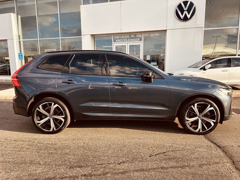Used 2022 Volvo XC60 B6 R-Design w/ Advanced Package image 8