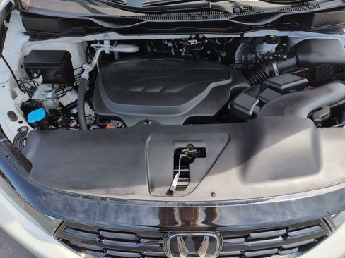 Used 2025 Honda Odyssey Elite image 22