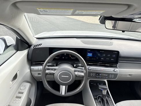 Certified 2024 Hyundai Kona SEL AWD/4WD image 16