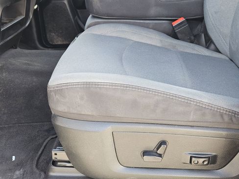 Used 2024 RAM 3500 Big Horn image 31