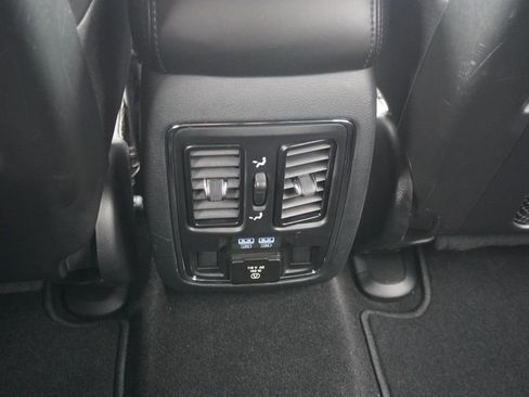 Used 2020 Jeep Grand Cherokee Limited image 34