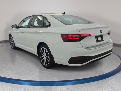 Used 2023 Volkswagen Jetta Sport FWD image 7