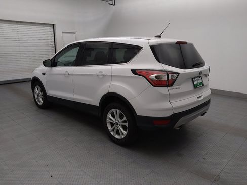 Used 2017 Ford Escape SE w/ SE Cold Weather Package FWD image 3