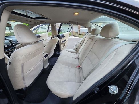 Used 2017 Honda Accord EX image 17