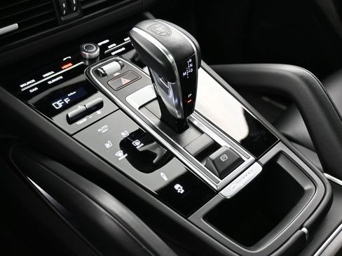 Certified 2021 Porsche Cayenne Turbo image 22