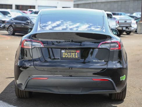 Used 2022 Tesla Model Y Long Range AWD/4WD image 5
