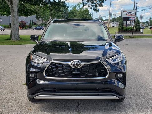 Used 2021 Toyota Highlander Platinum AWD/4WD image 7
