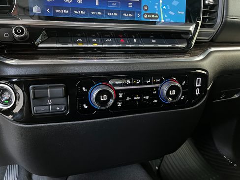 Used 2025 Chevrolet Silverado 1500 LT AWD/4WD image 17
