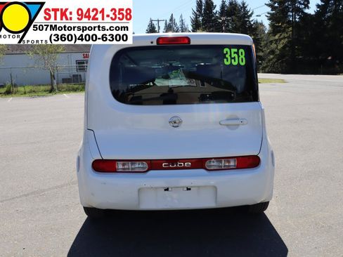 Used 2012 Nissan Cube 1.8 SL w/ Interior Designer Pkg FWD image 8