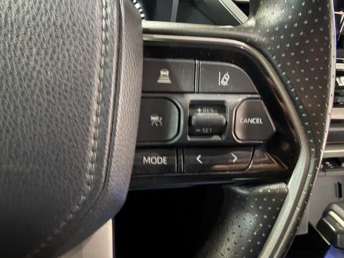 Used 2022 Toyota Tundra SR5 w/ SR5 Convenience Package AWD/4WD image 21