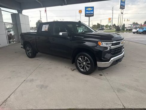 Used 2023 Chevrolet Silverado 1500 LT AWD/4WD image 4