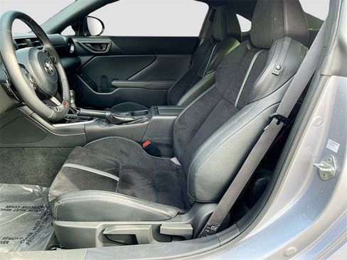 Used 2025 Toyota GR86 Premium w/ ALL Weather Mat Package (TMS) image 20