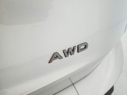 Used 2025 Nissan Rogue S image 44