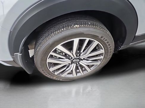 Used 2024 Nissan Kicks SV image 15