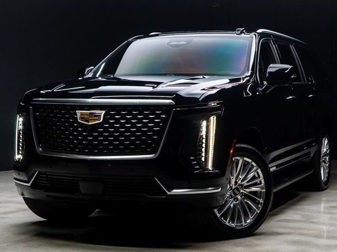 Used 2025 Cadillac Escalade ESV Premium Luxury AWD/4WD image 2