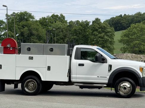 Used 2017 Ford F550 4x4 Regular Cab Super Duty image 5