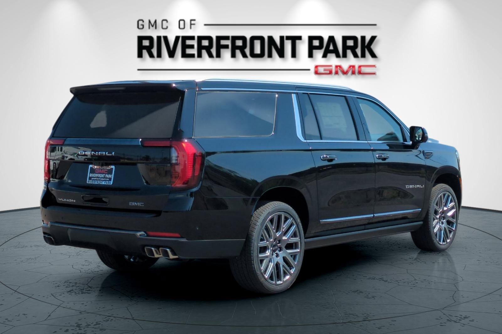 Used 2026 GMC Yukon XL Denali Ultimate AWD/4WD image 4