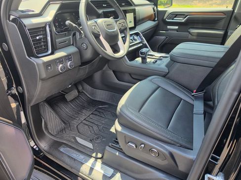 Used 2025 GMC Sierra 1500 Denali AWD/4WD image 6