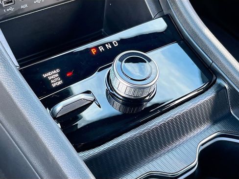 New 2025 Jeep Grand Cherokee Limited w/ Trailer Tow Package image 17