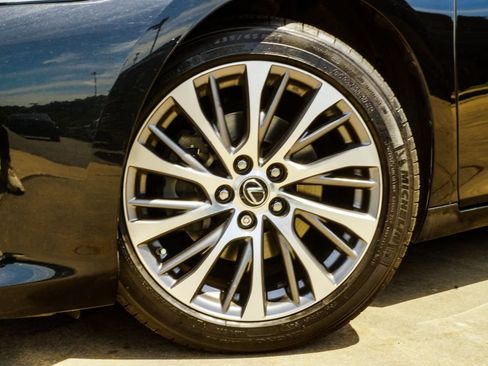 Used 2021 Lexus ES 350 w/ Premium Package FWD image 3
