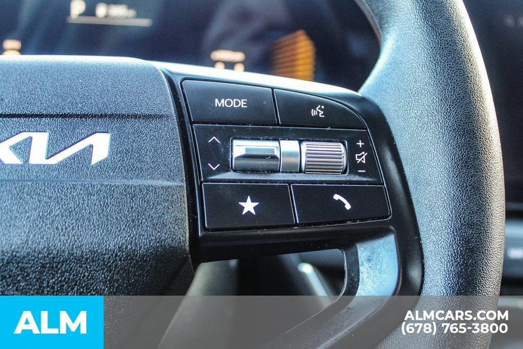 Used 2025 Kia K4 FWD image 26
