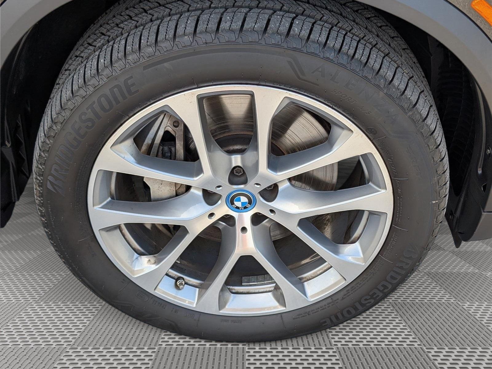 Used 2025 BMW X5 xDrive50e AWD/4WD image 11