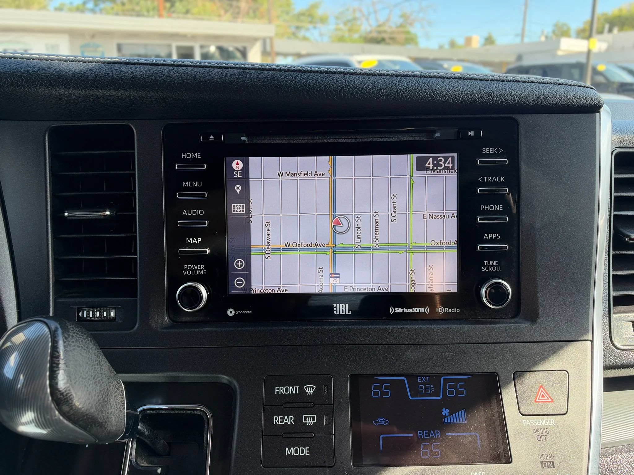 Used 2019 Toyota Sienna SE Premium w/ Carpet Mat Package AWD/4WD image 34
