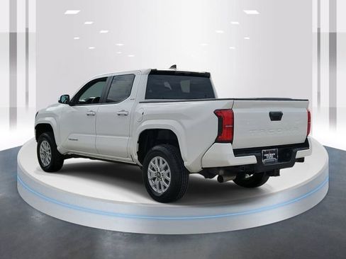 Used 2024 Toyota Tacoma SR5 image 4