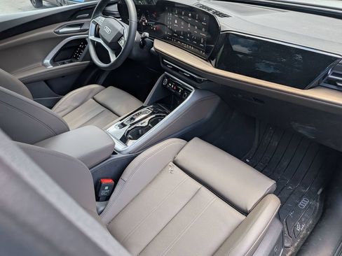 Used 2025 Audi Q5 Premium Plus w/ Premium Plus AWD/4WD image 37