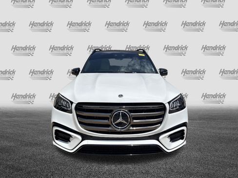 Used 2025 Mercedes-Benz GLS 450 4MATIC image 3