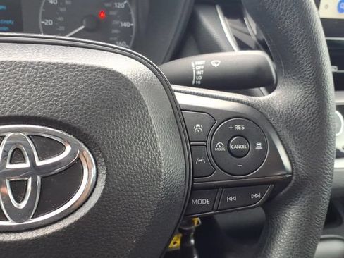 Certified 2025 Toyota Corolla LE FWD image 21