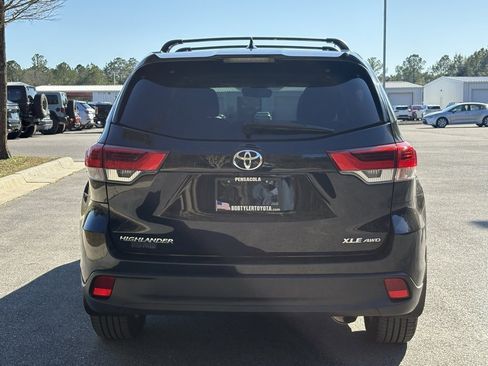 Used 2018 Toyota Highlander XLE image 6