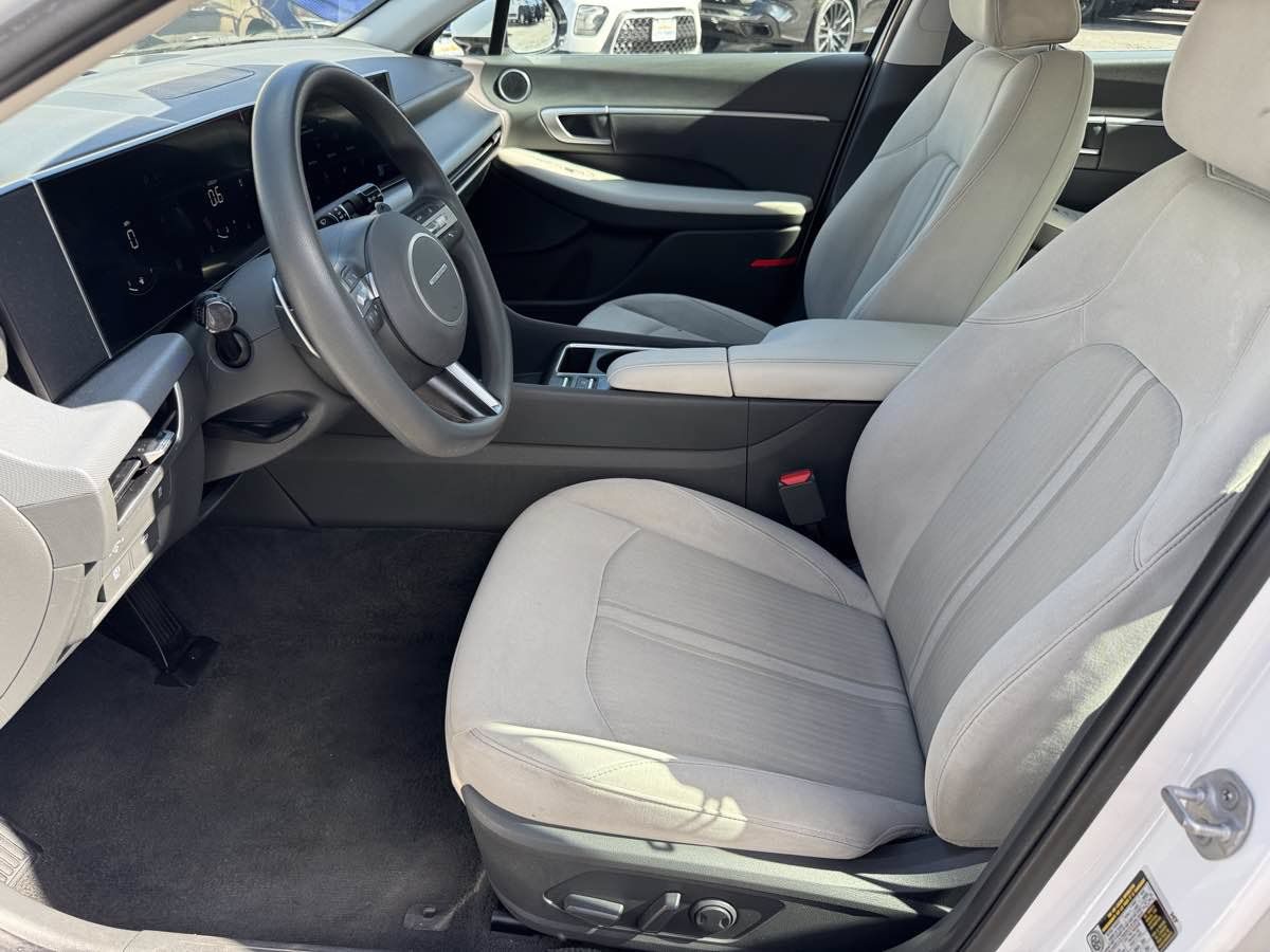 Used 2025 Hyundai Sonata SEL FWD image 25