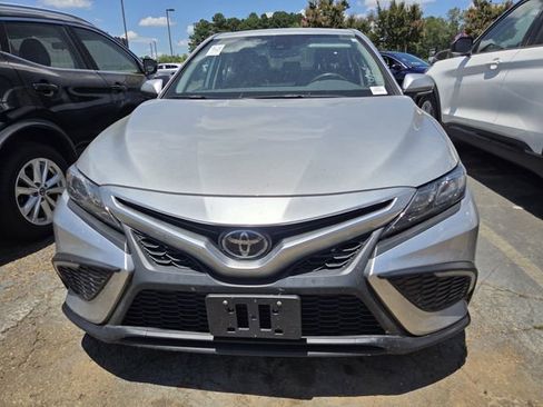 Used 2022 Toyota Camry SE FWD image 2