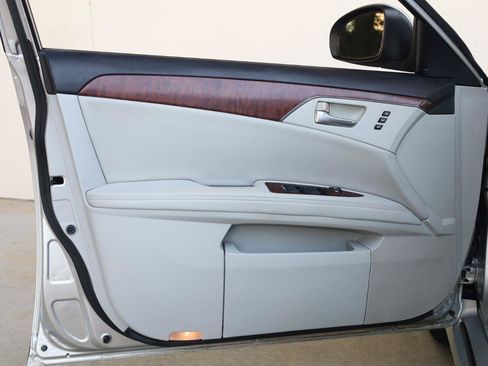 Used 2011 Toyota Avalon Limited FWD image 14