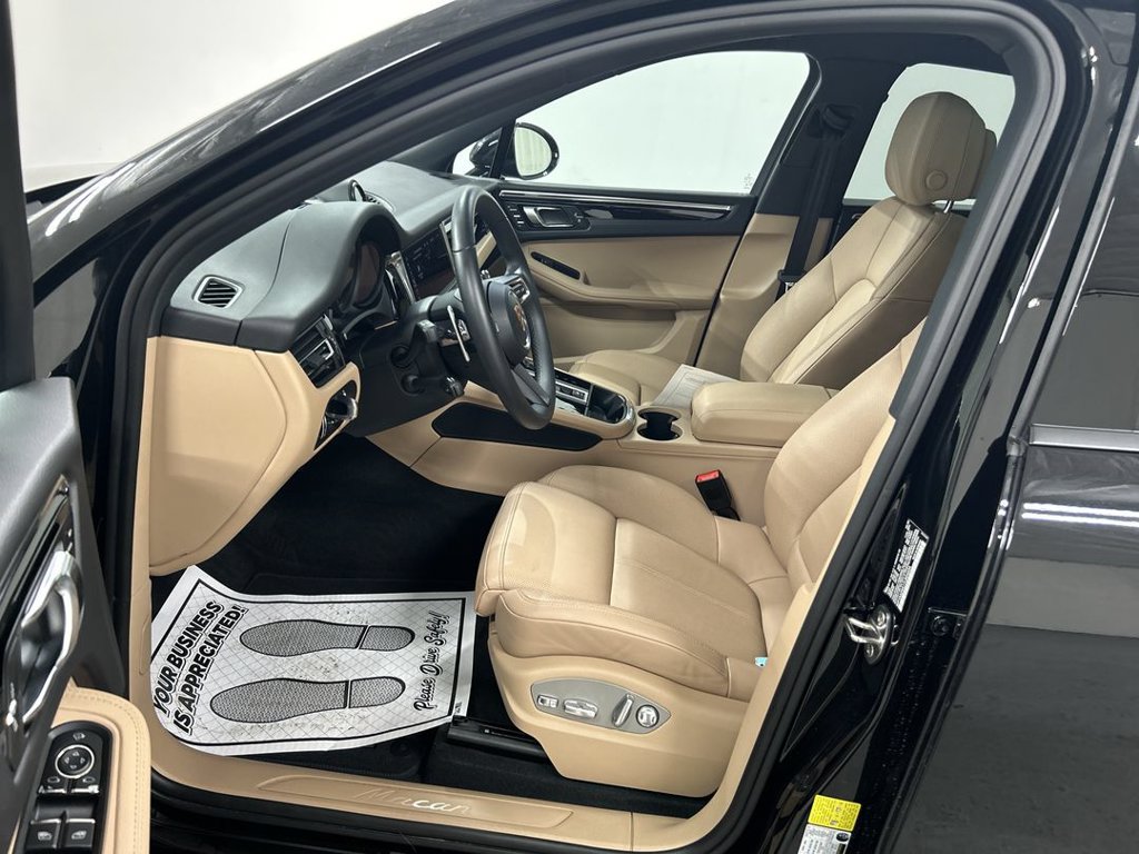 Used 2026 Porsche Macan AWD/4WD image 9