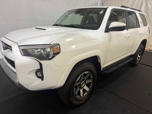 Certified 2023 Toyota 4Runner TRD Off-Road image 6