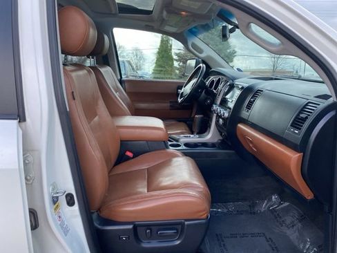 Used 2010 Toyota Sequoia Platinum image 26