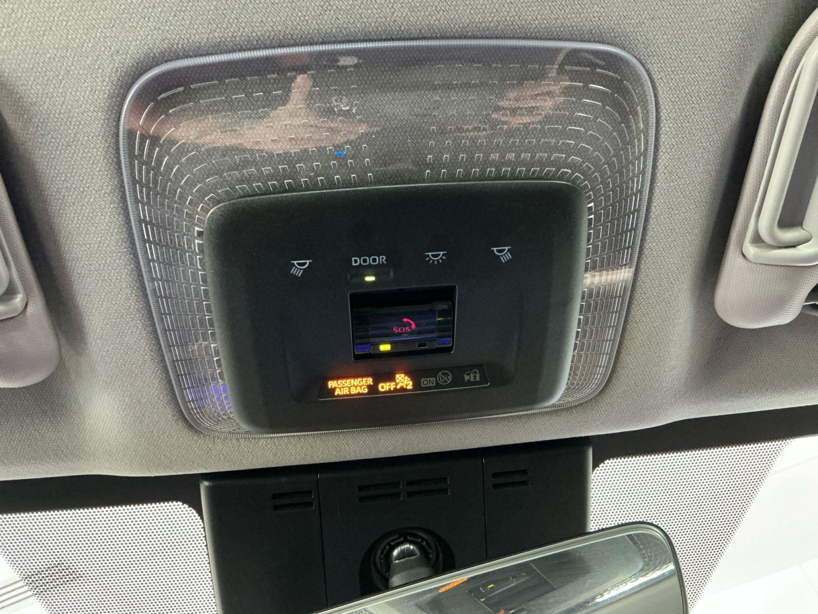 Certified 2025 Toyota Prius LE FWD image 29