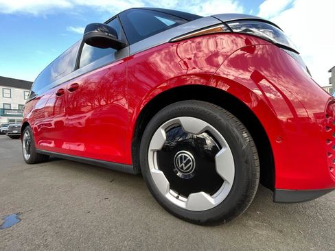 New 2025 Volkswagen ID. Buzz Pro S Plus image 10